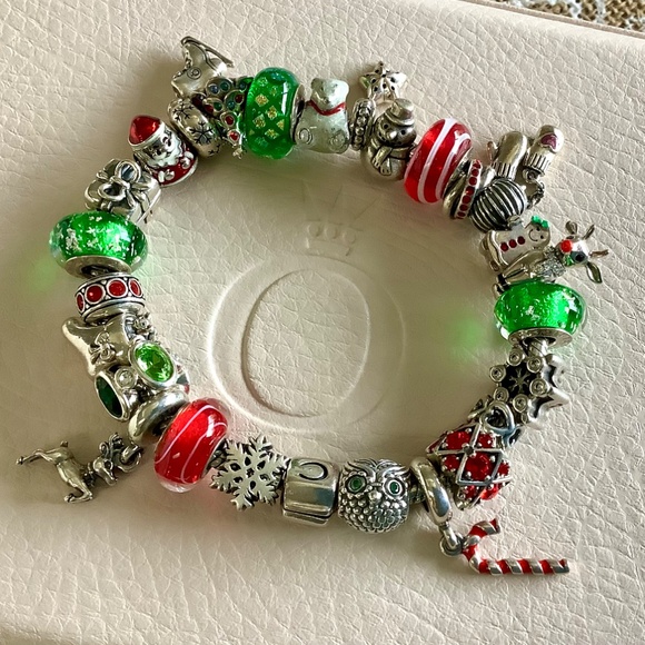 Pandora bracelet with Christmas/ Winter holiday charms - Picture 2 of 7